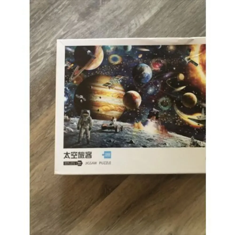*Space Traveler 1000 Pc Jigsaw Puzzle - Planets, Moon Landing, Astronaut, NIB.